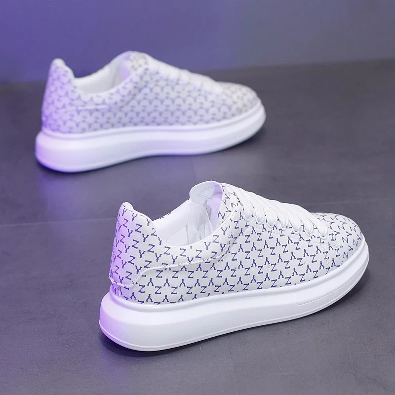 巴黎『设计风』新品好物~力荐！情侣软底休闲运动内增高防滑板鞋男女