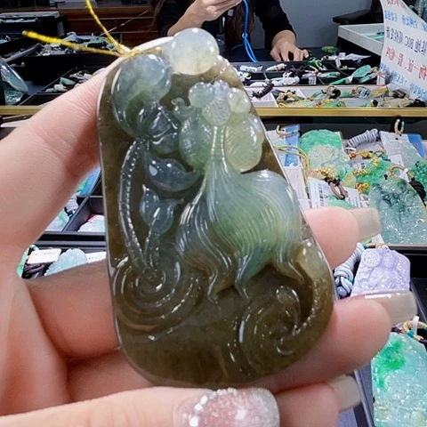 颈饰未镶嵌翡翠一个