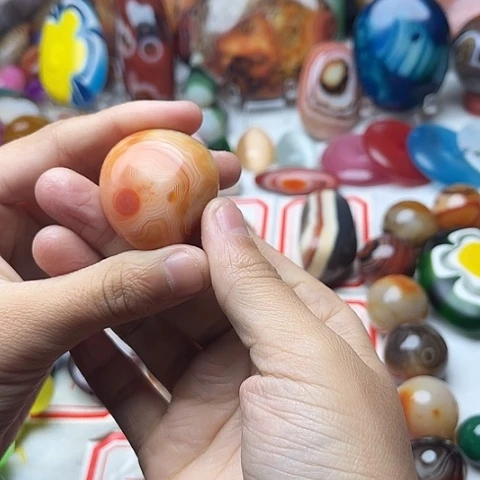 玛瑙/玉髓颈饰未镶嵌