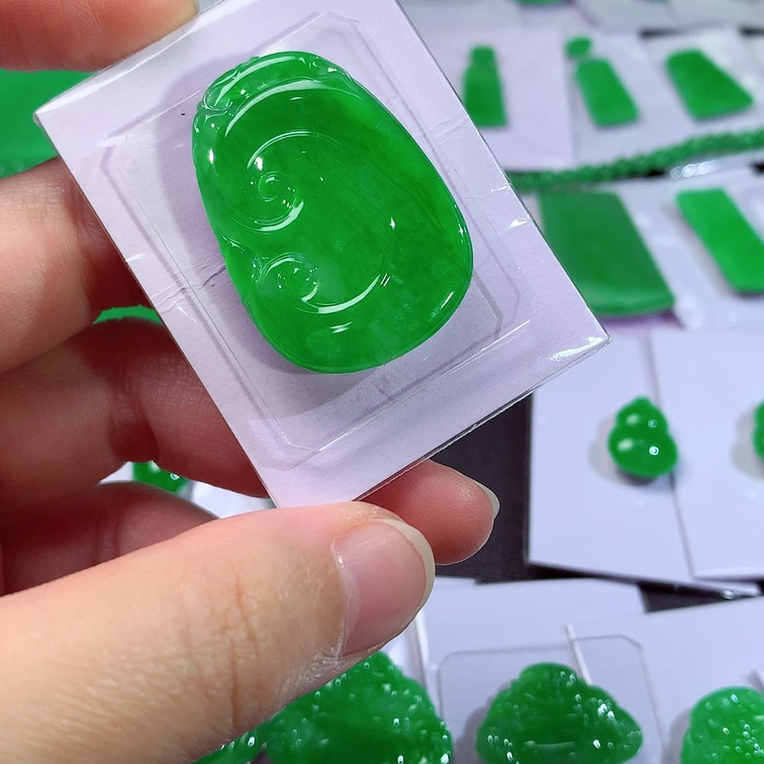 颈饰未镶嵌翡翠天然翡翠