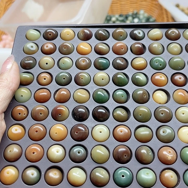 白玉菩提吊坠瑕疵12敦煌苹果200卡牌宠200孔道裂介意不拍