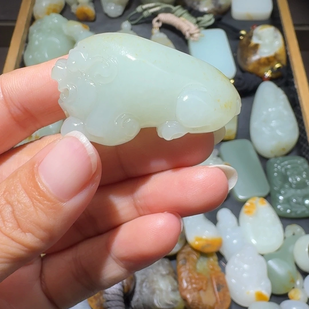 和田玉未镶嵌颈饰