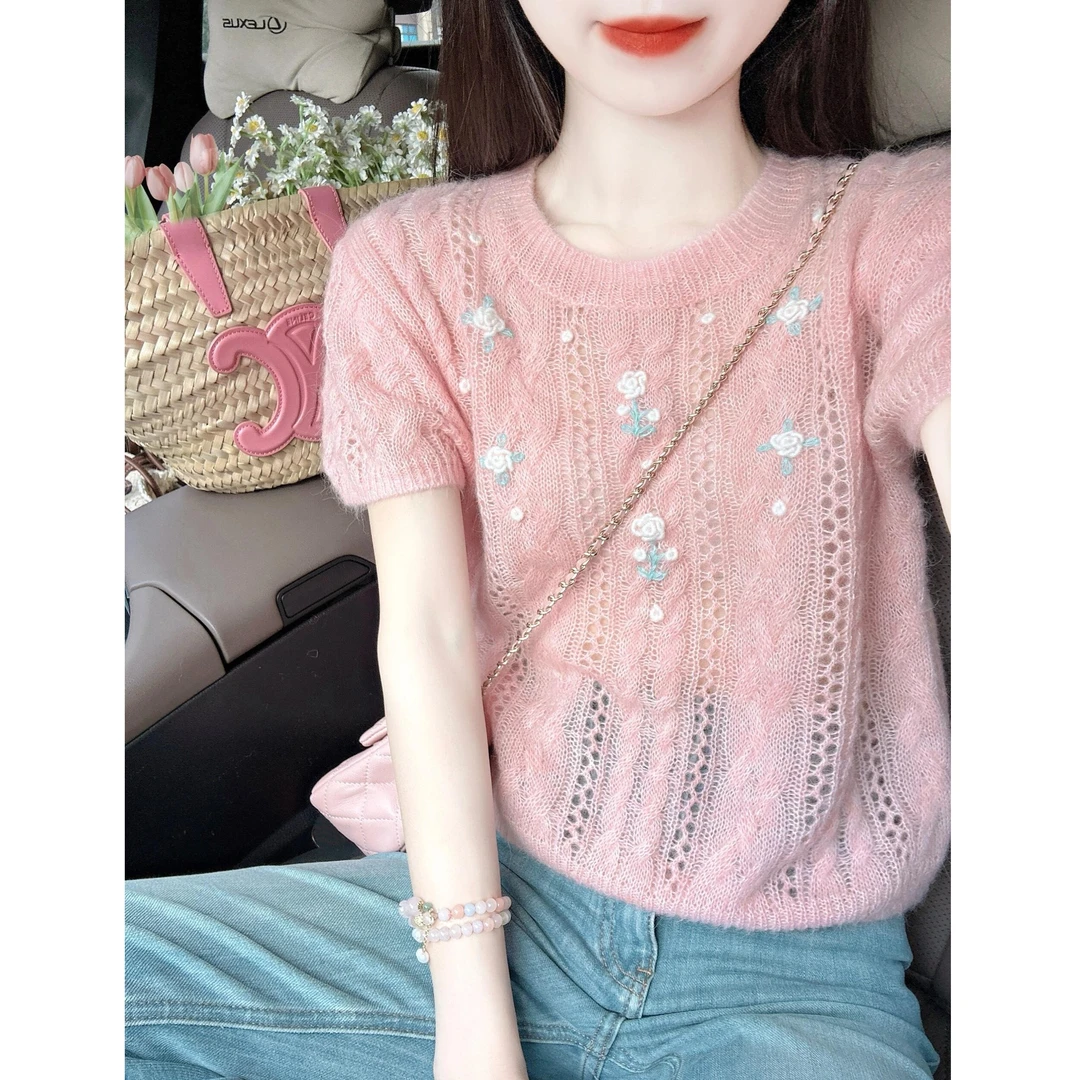 2025春夏新款韩系设计感立体花朵镂空针织上衣搭配牛仔裤两件套潮