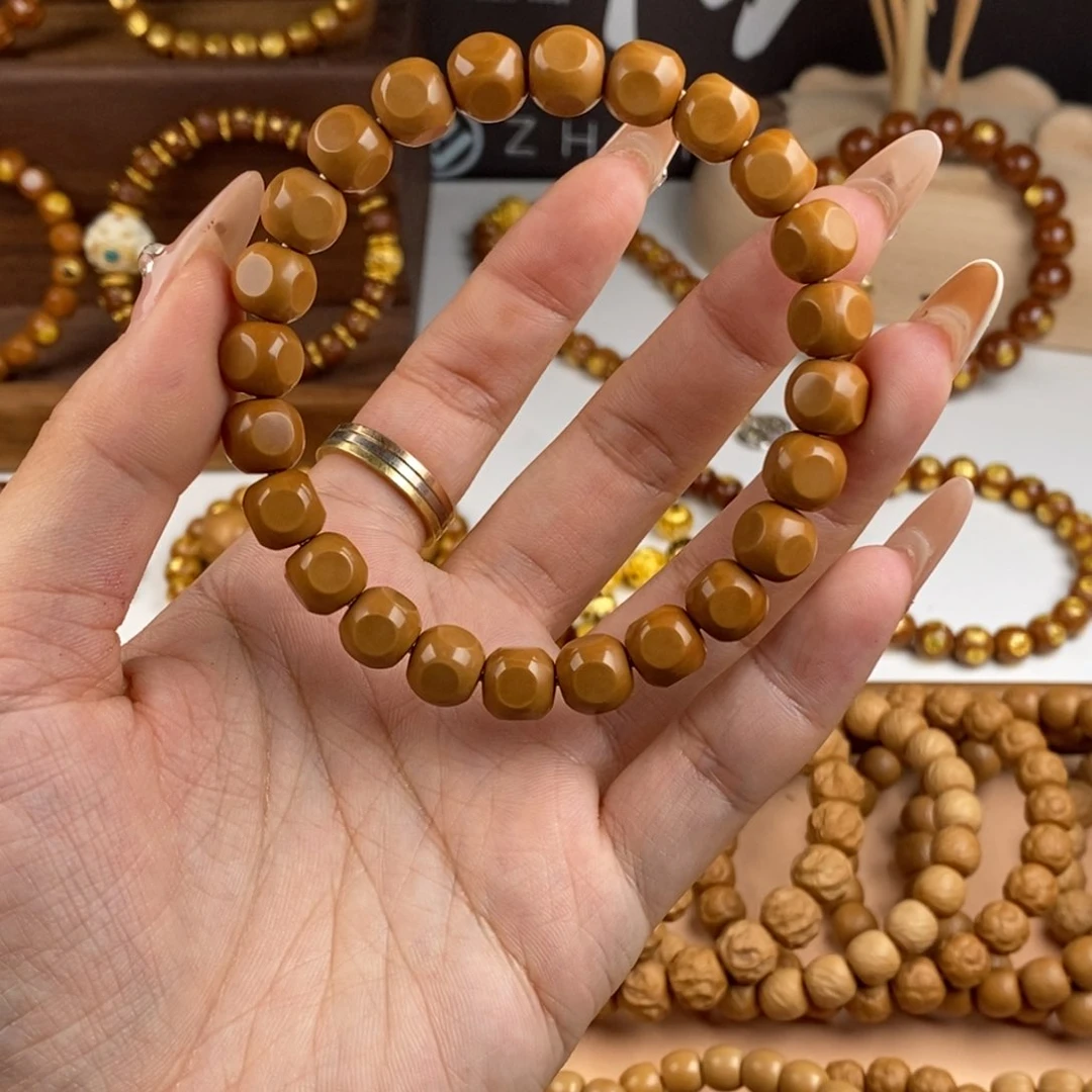 猴头核桃吊坠美**和六方