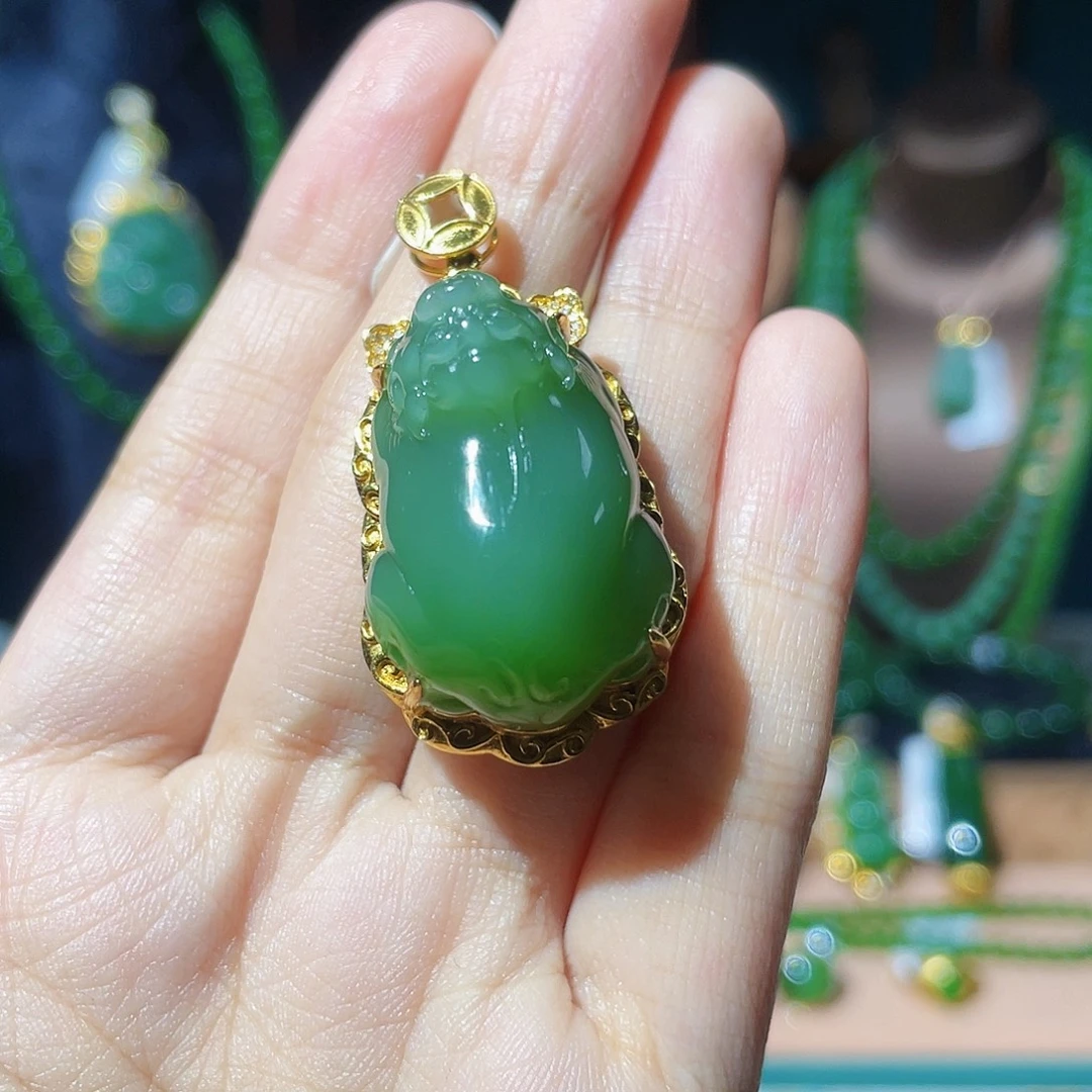 和田玉（碧玉）18K金镶嵌颈饰