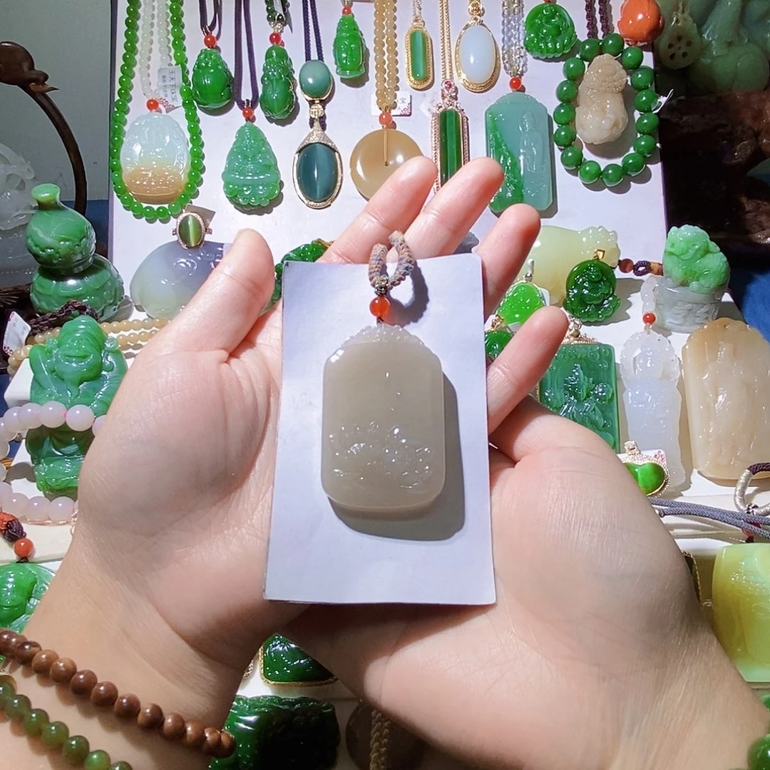 和田玉未镶嵌颈饰