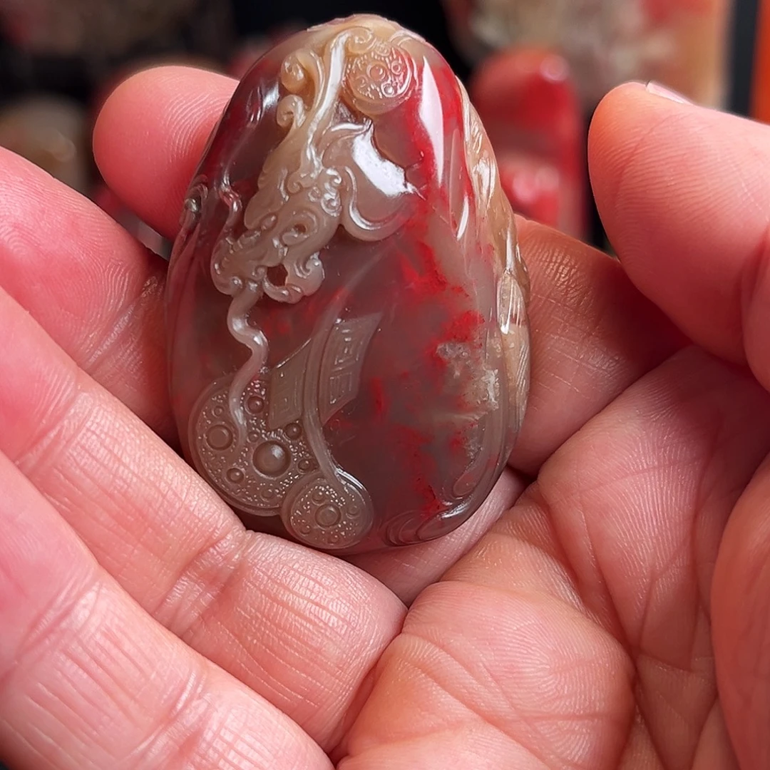 昌化石其他昌化藕粉冻鸡血石把件