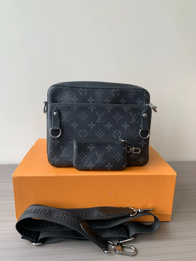 99新 LV   黑武士三合一单肩斜挎包 24年芯片