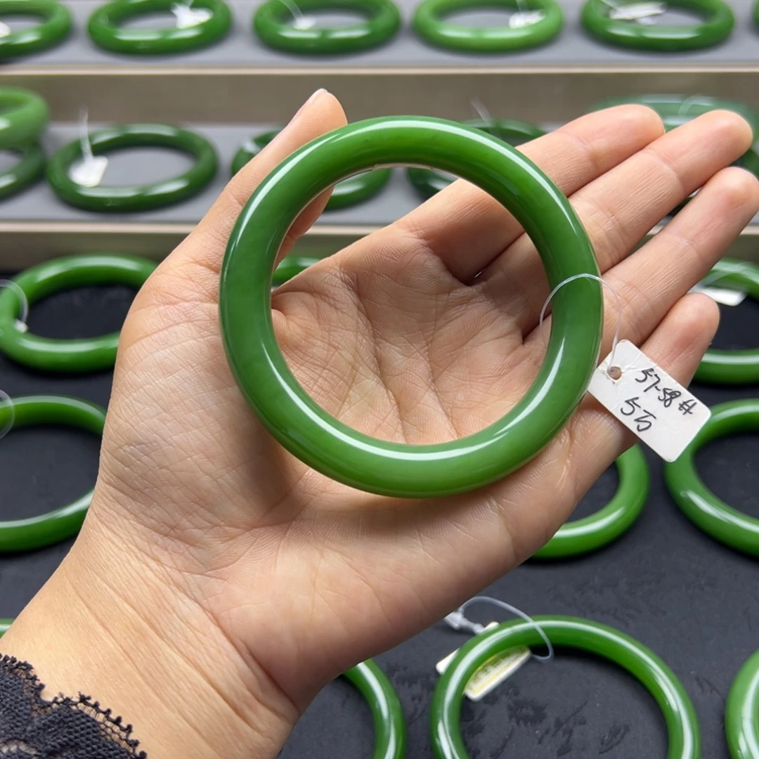 和田玉（碧玉）未镶嵌手镯圆条渐变碧玉