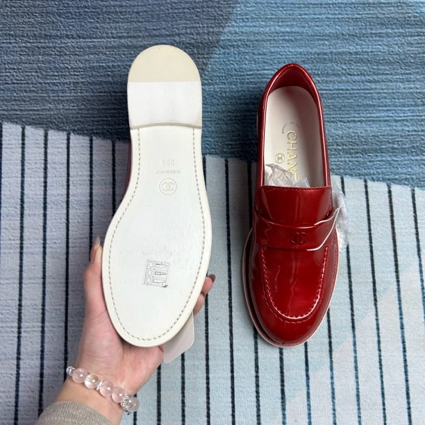 99新 Chanel/香奈儿 香奈儿红色平底鞋三六半码