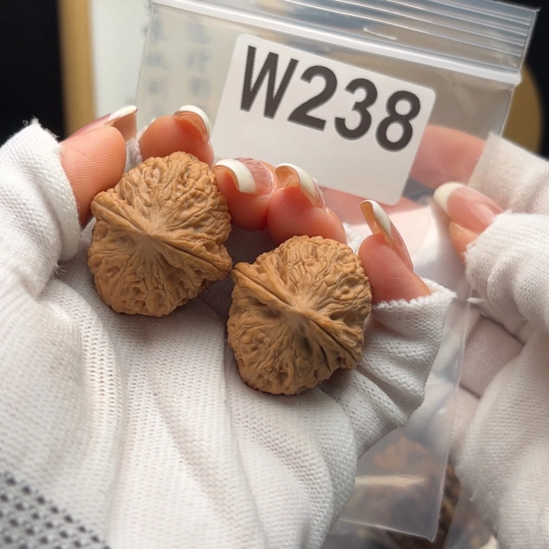 文玩核桃把件31野生w 238