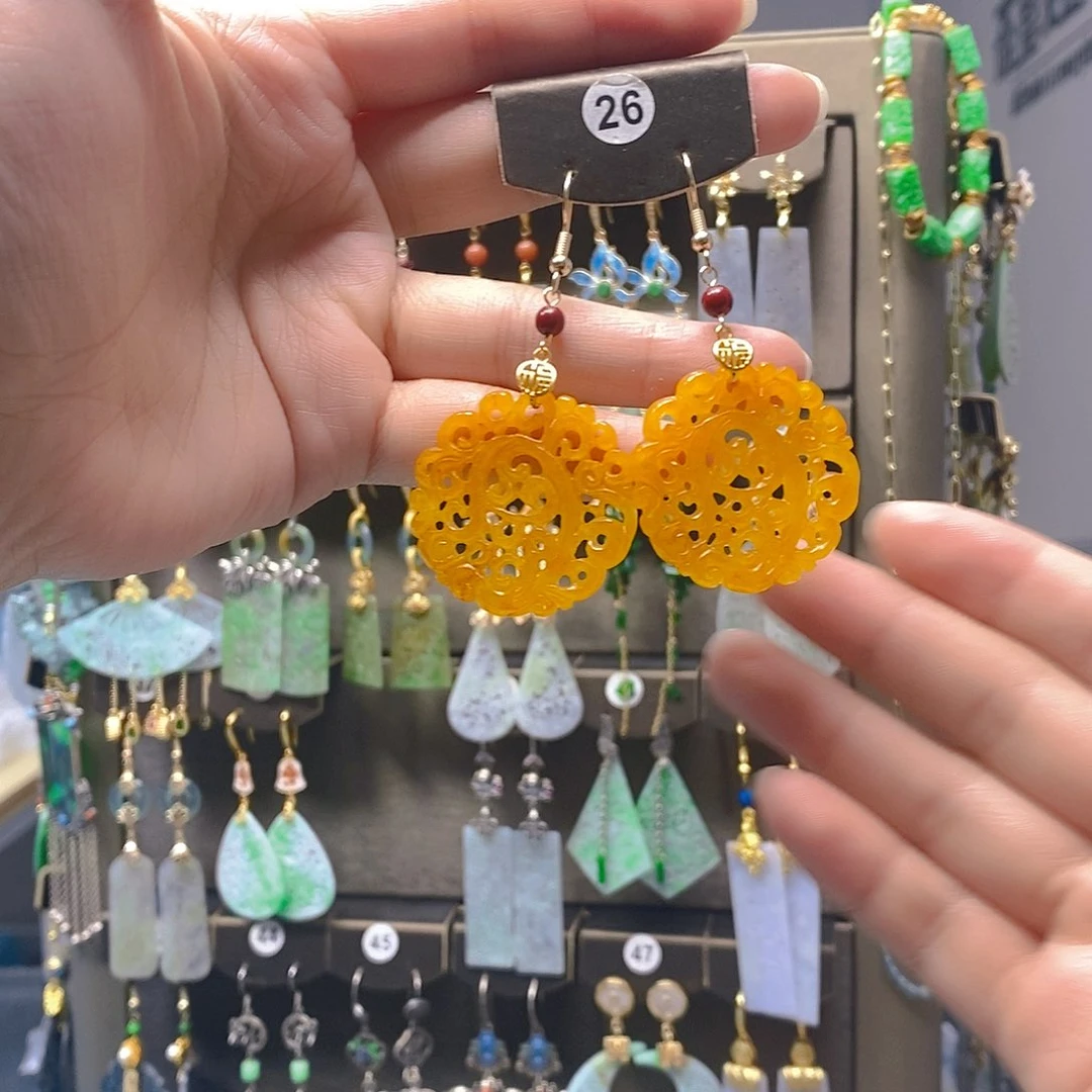 未镶嵌翡翠耳饰翡翠