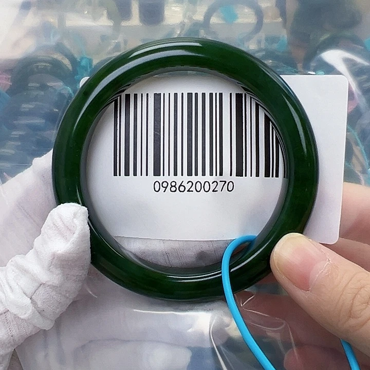 和田玉未镶嵌手镯微瑕5859