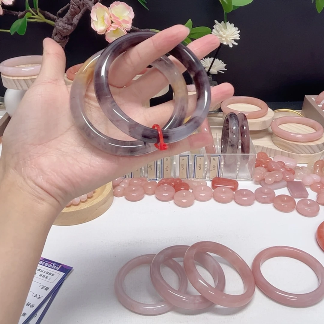 未镶嵌手镯石英质玉垚*