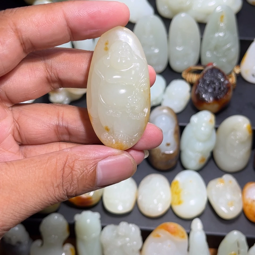 颈饰未镶嵌和田玉