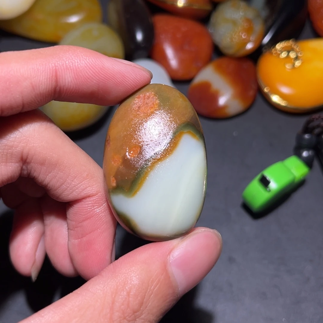 和田玉未镶嵌珠宝奇石