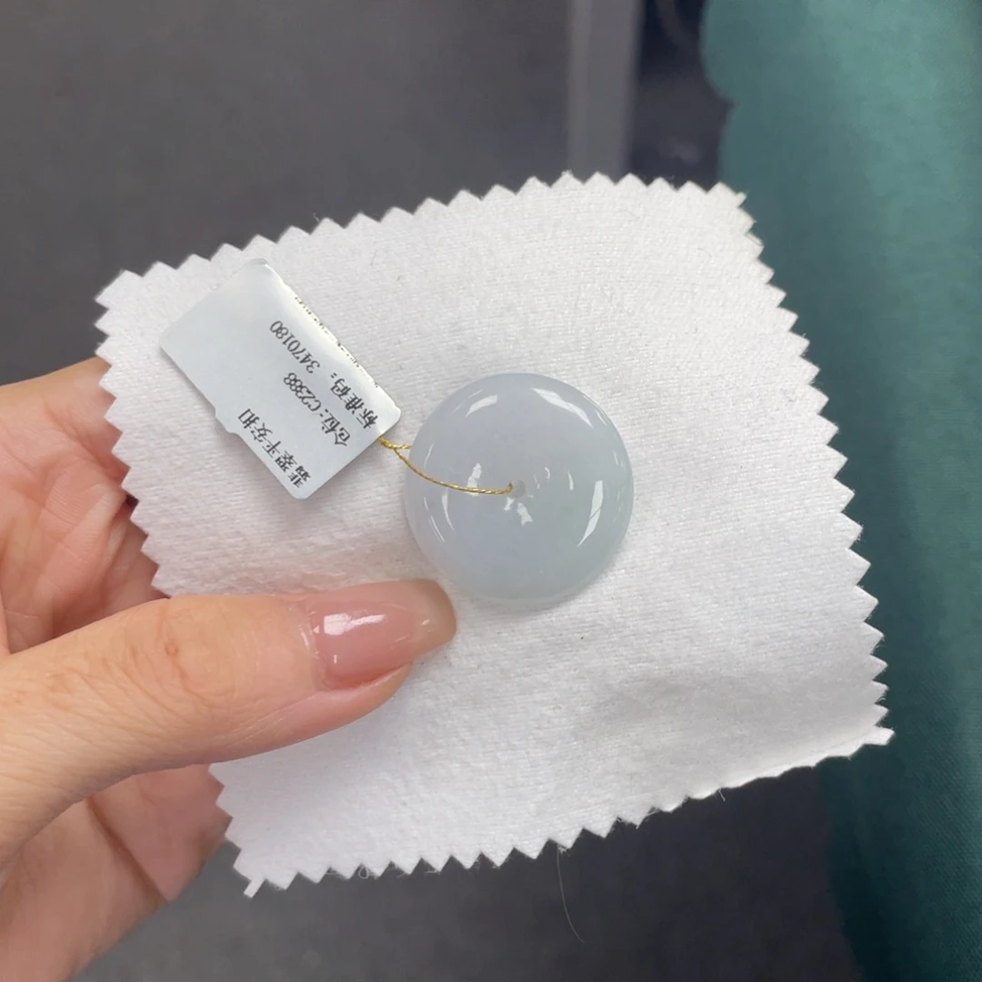 颈饰未镶嵌翡翠平安扣