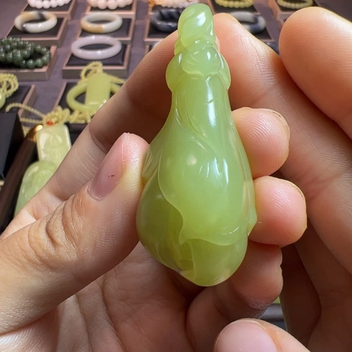 和田玉（黄玉）未镶嵌颈饰