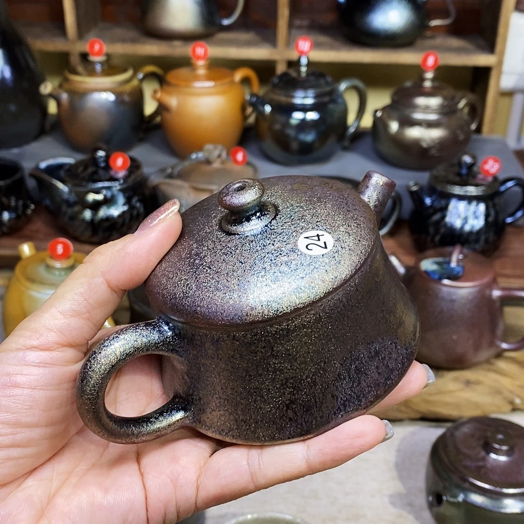 隐***阁云南建水柴烧碳化壶
