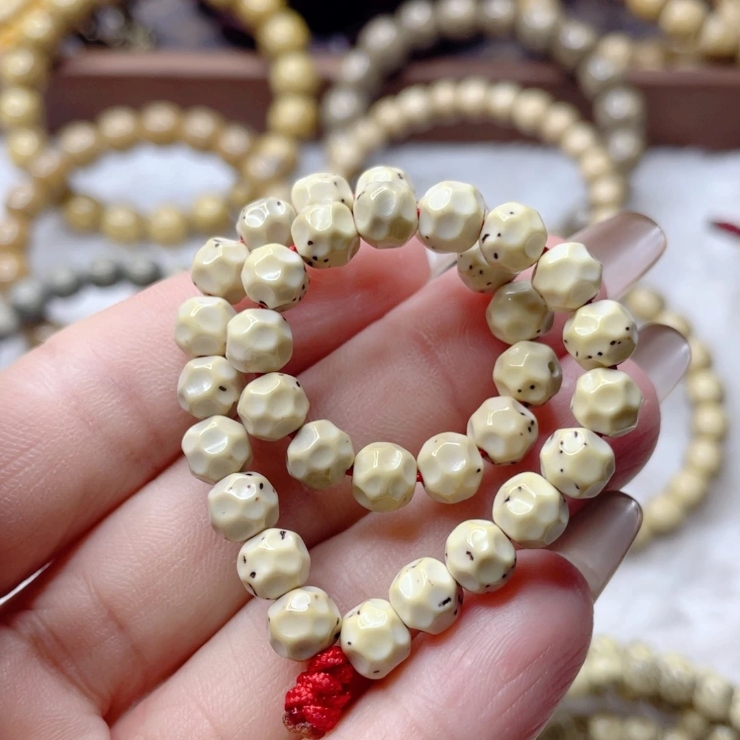 普***熊星月菩提吊坠石玉料古瓷白大留白无相手持卡6:5