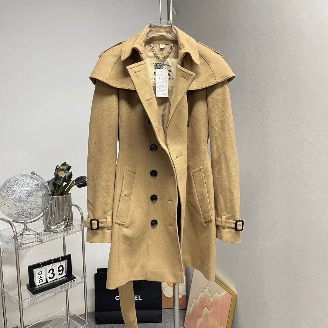 99新 BURBERRY/博柏利 NA566 Burberry 4码 肩宽39 胸围82 衣长83
