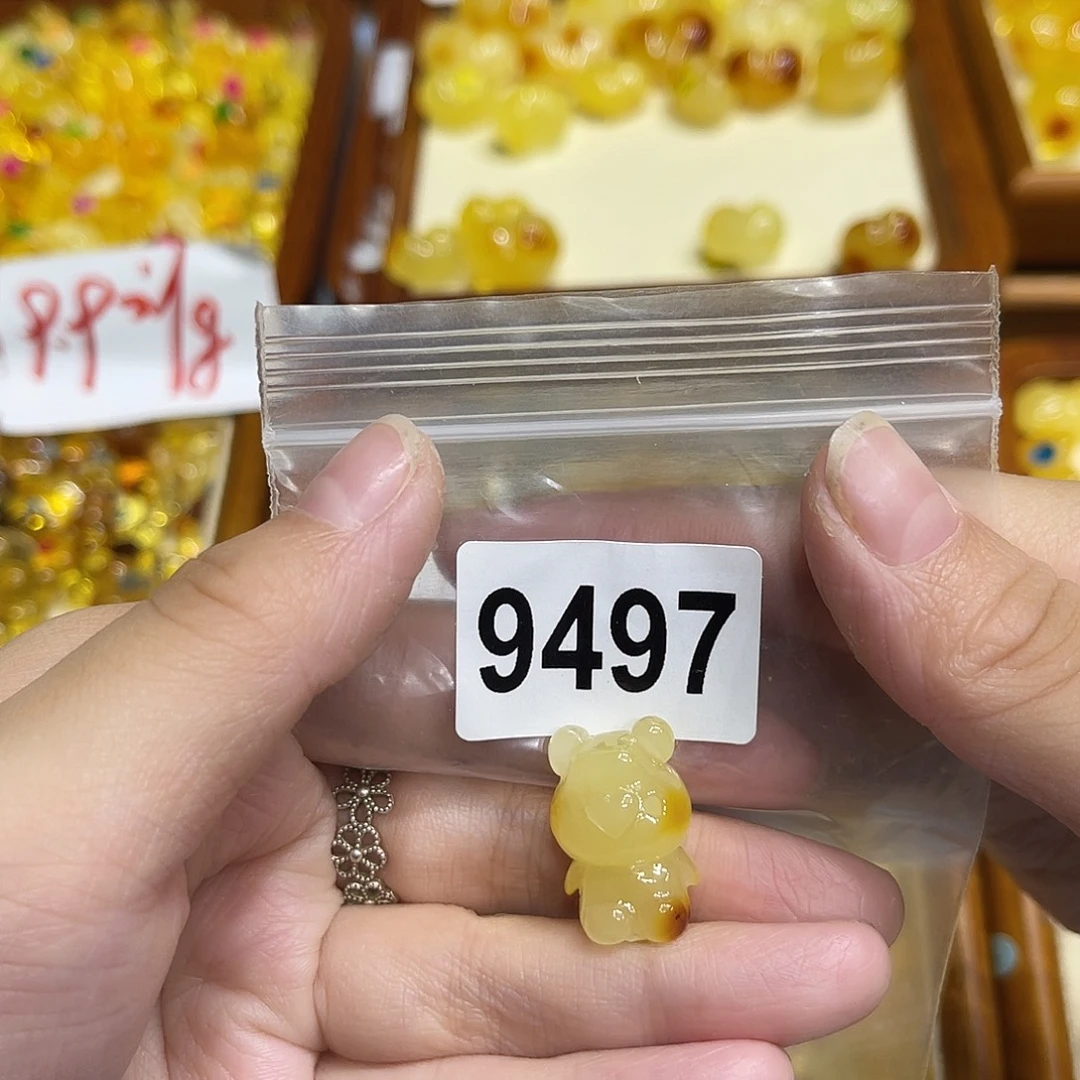 琥珀未镶嵌颈饰蜜蜡