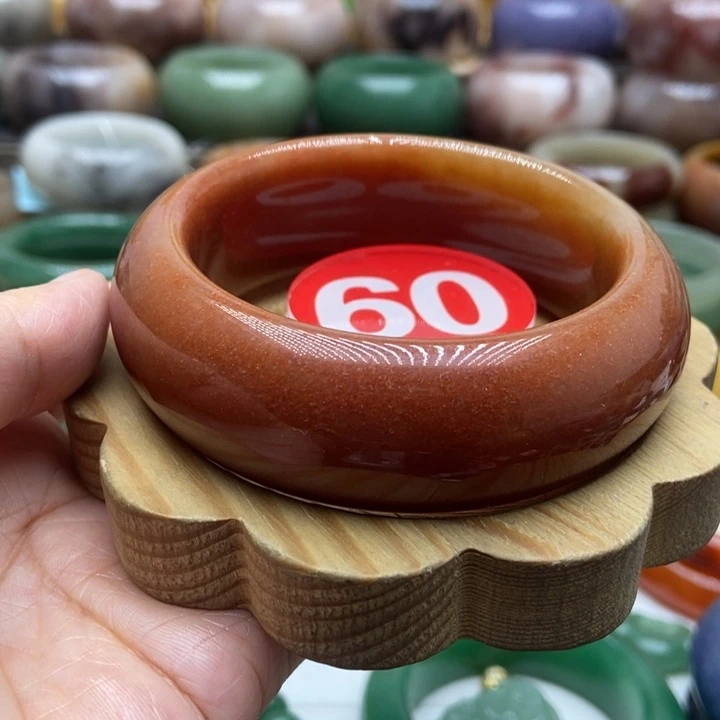 未镶嵌手镯石英质玉