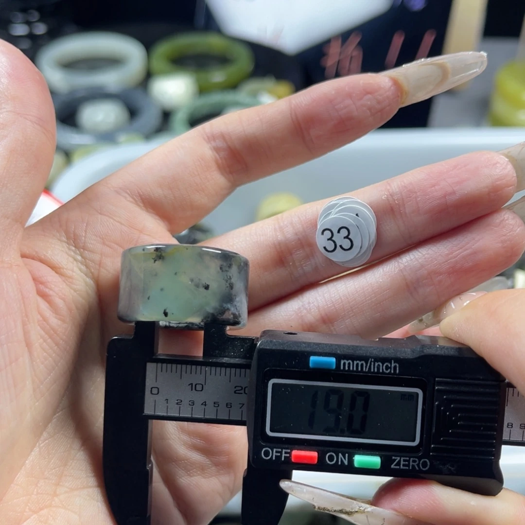 蛇纹石玉未镶嵌戒指