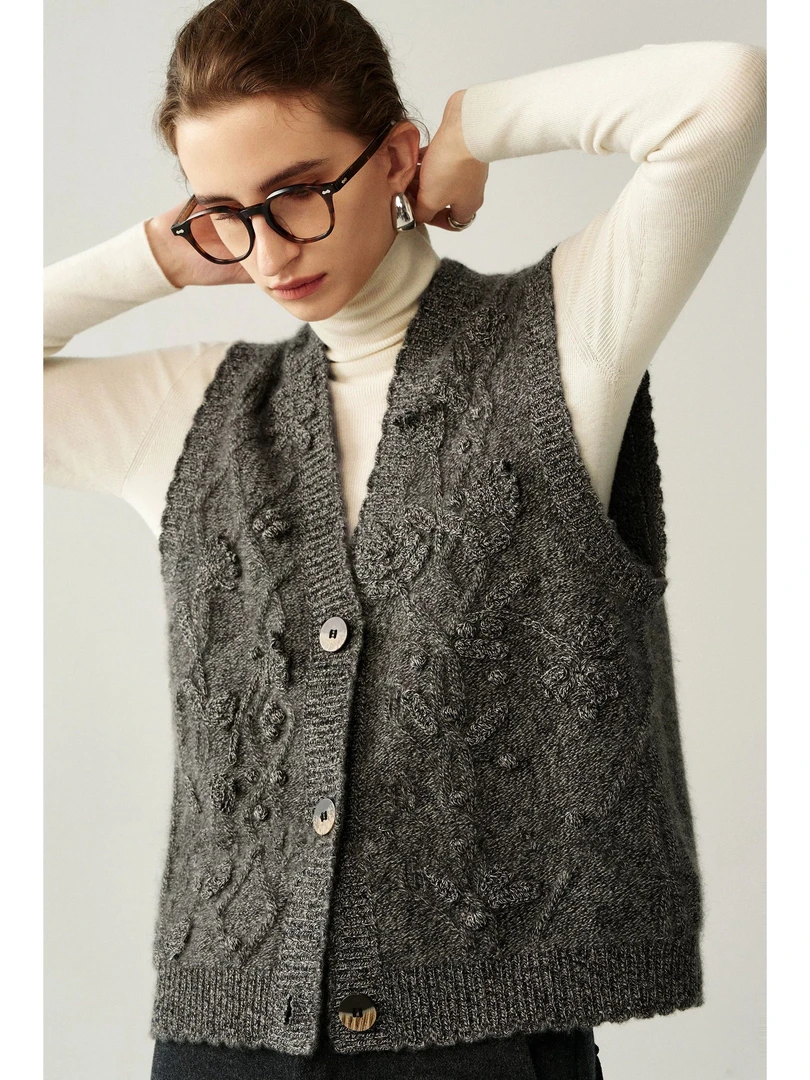 【手工纺】针织盘带绣羊绒马甲女绣花无袖复古针织开衫外套女冬y56