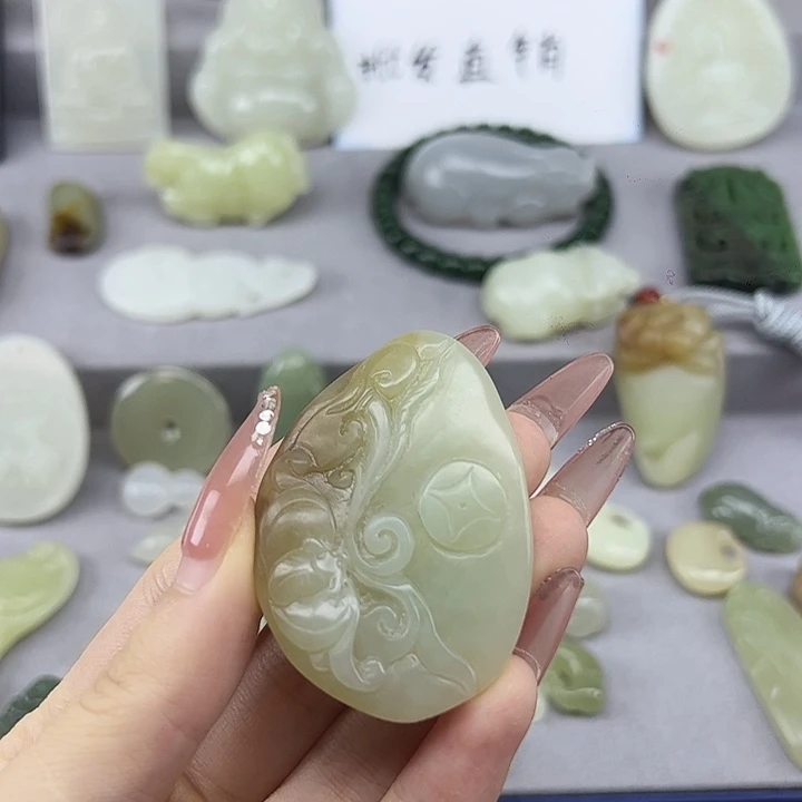 颈饰未镶嵌和田玉