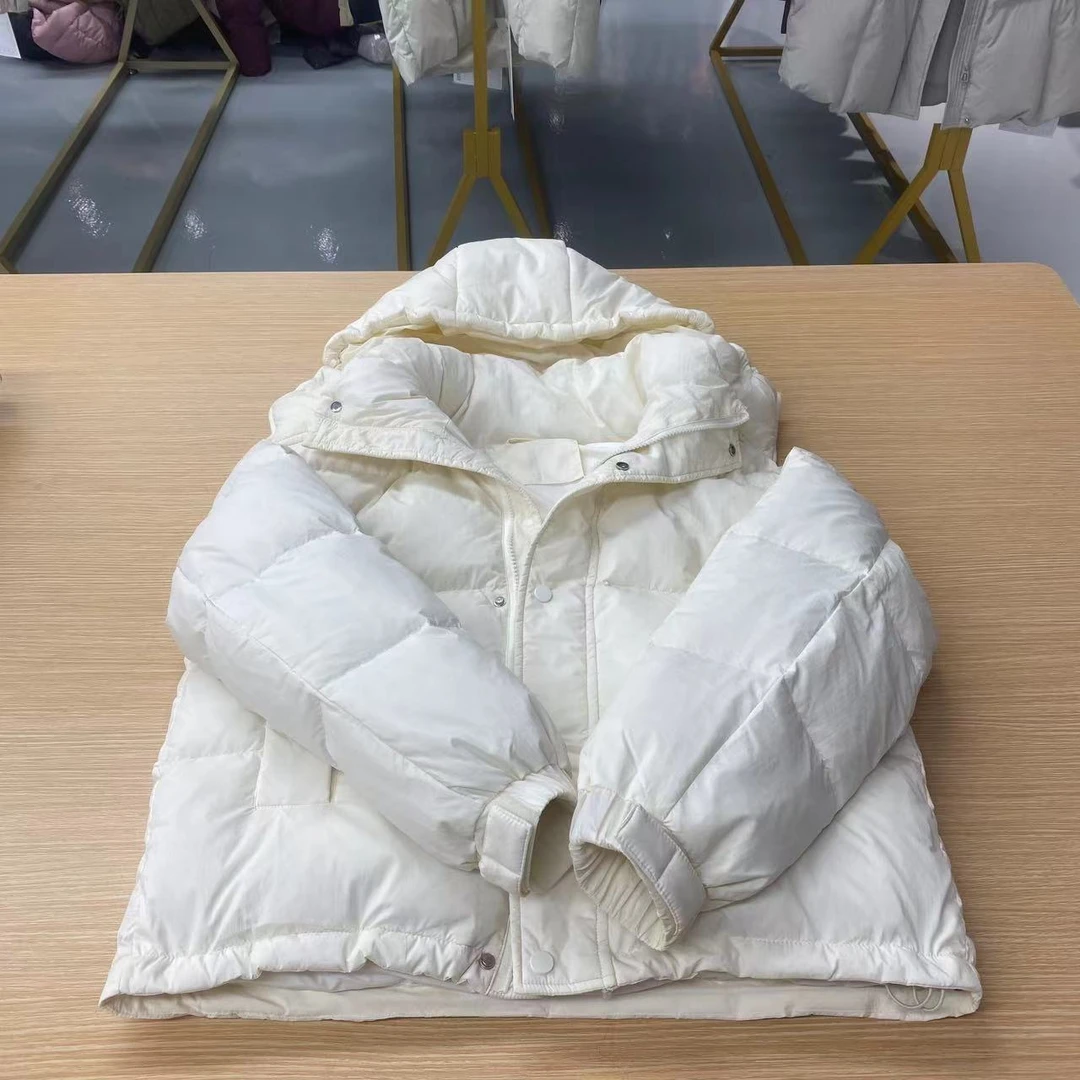 短款连帽简约百搭白鸭绒时尚外套