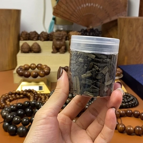 老山檀香阴沉碎料100克