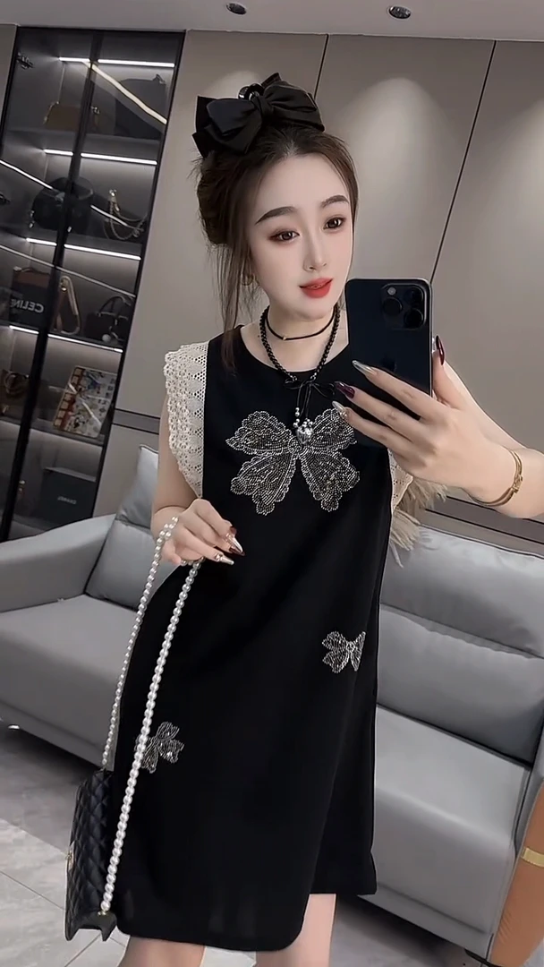 13烫钻工艺时尚淑女百搭潮流无袖圆领蕾丝拼接连衣裙