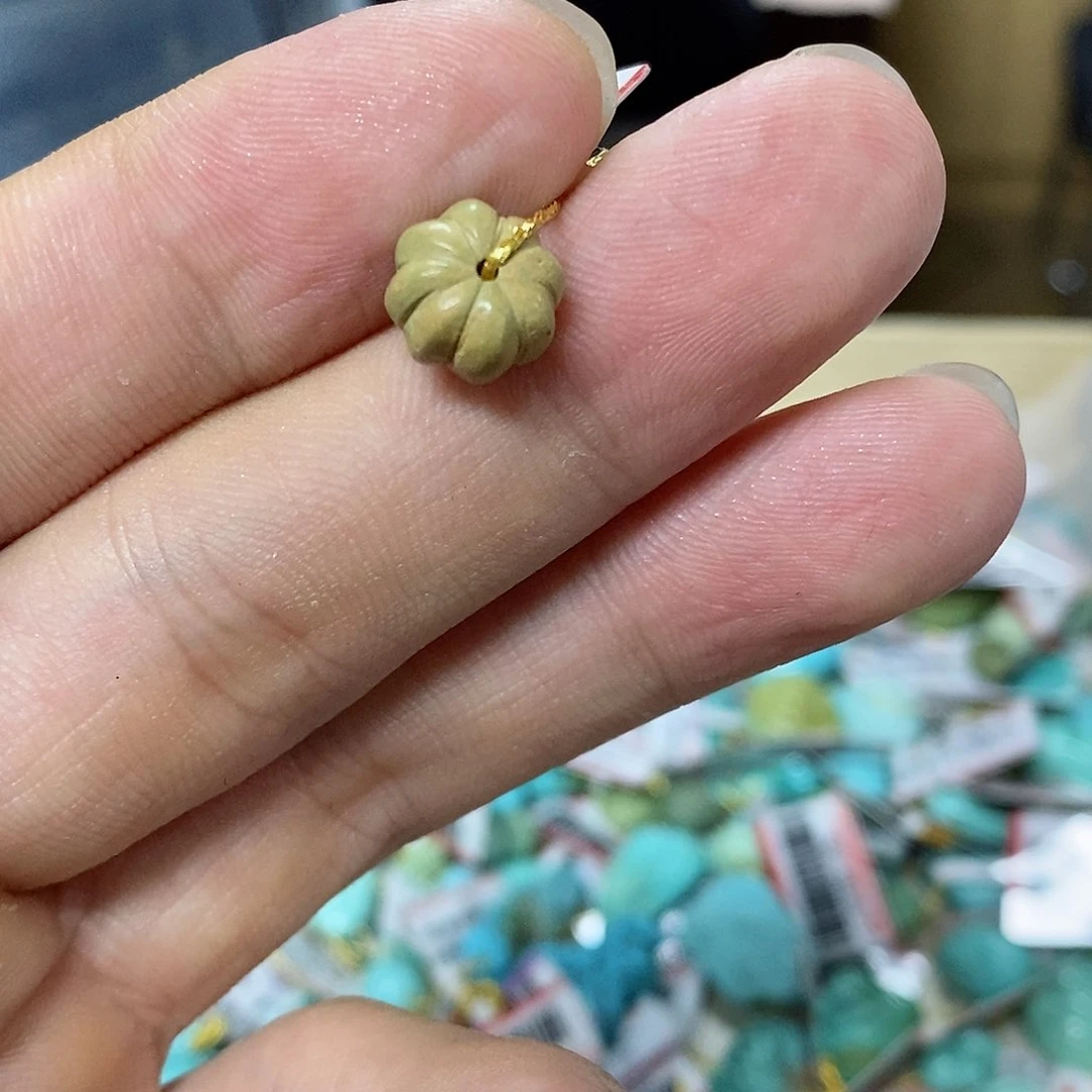 未镶嵌绿松石珠宝奇石