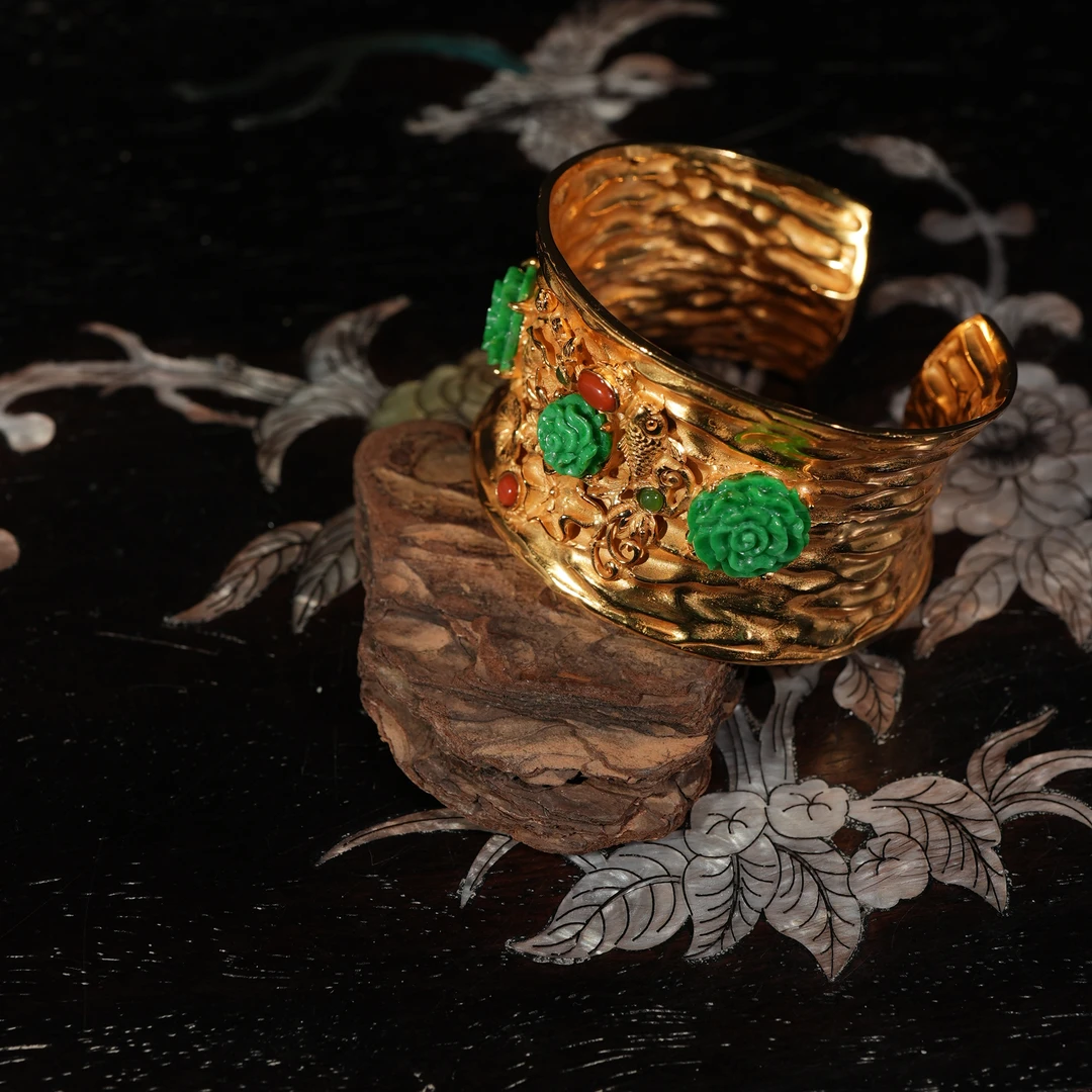 2.22香港王老板-翡翠a货镶嵌手镯4e334