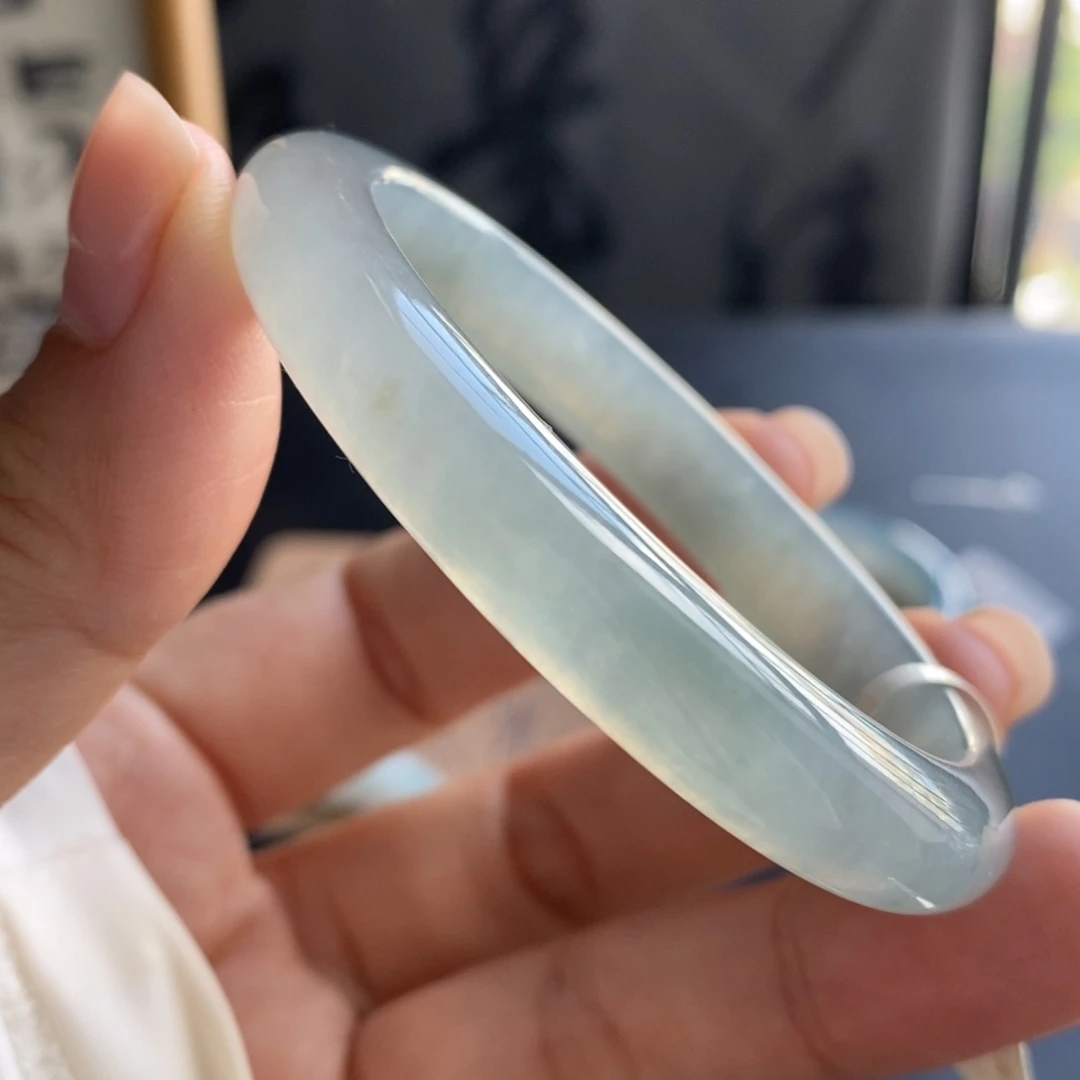 翡翠手镯未镶嵌买断贵妃52