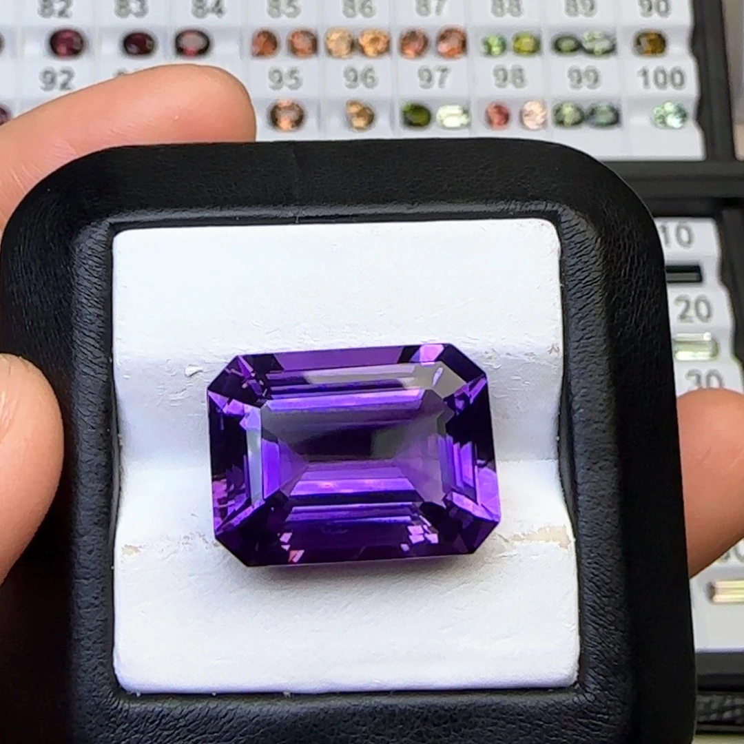 未镶嵌珠宝半成品紫晶22.93ct  15*20mm