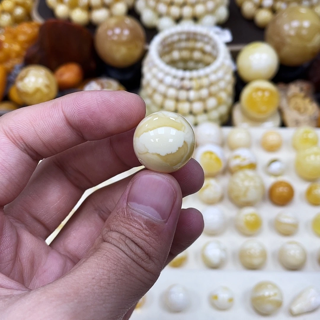 蜜蜡未镶嵌珠宝奇石18.9mm【溶洞妖花石膏白】圆珠