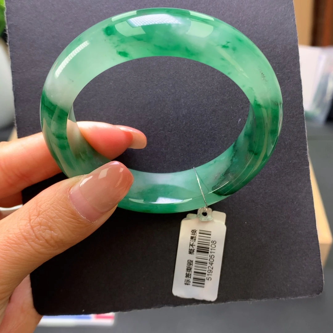 石英质玉（非洲翠）未镶嵌手镯