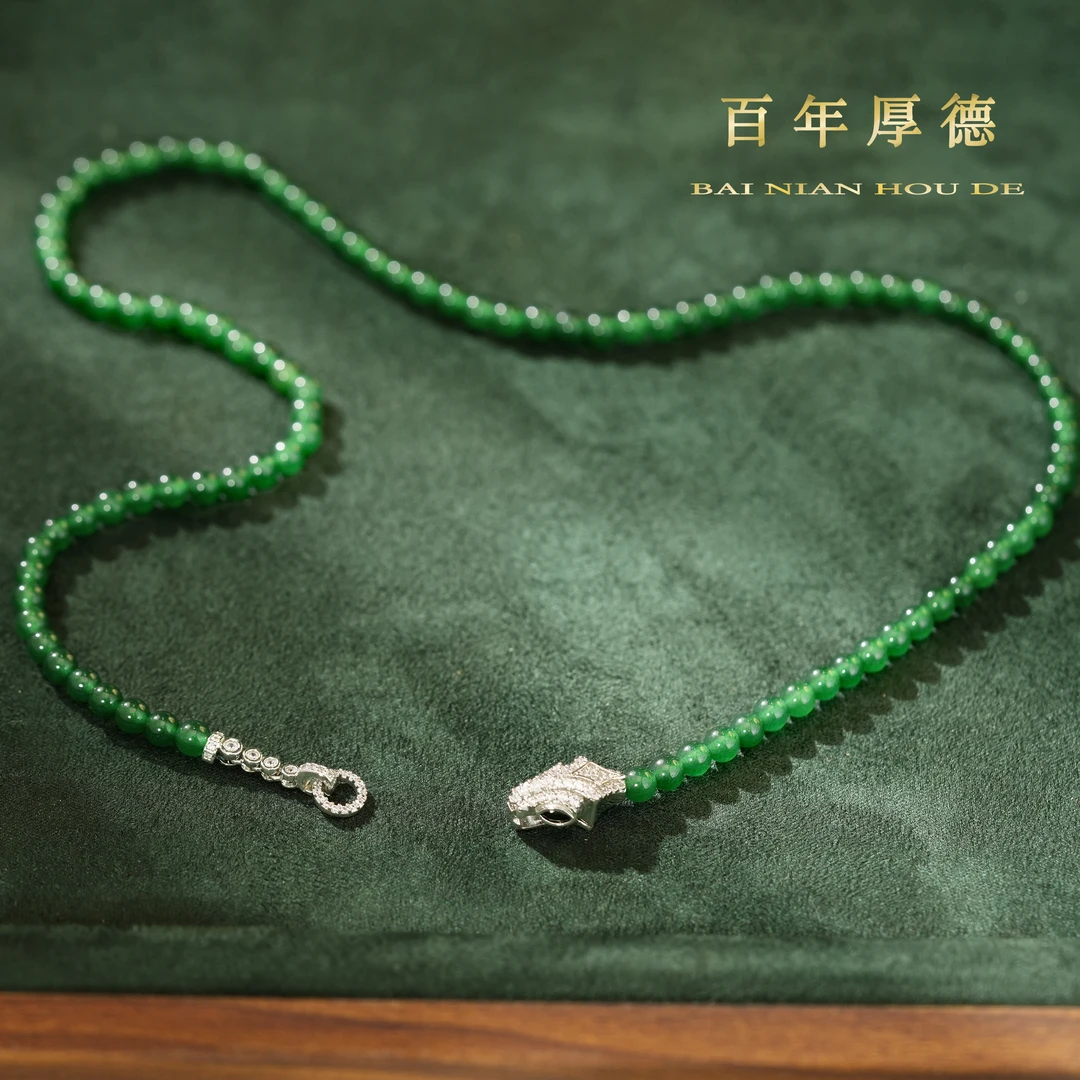 绿色玉髓巳蛇年精巧气质项链