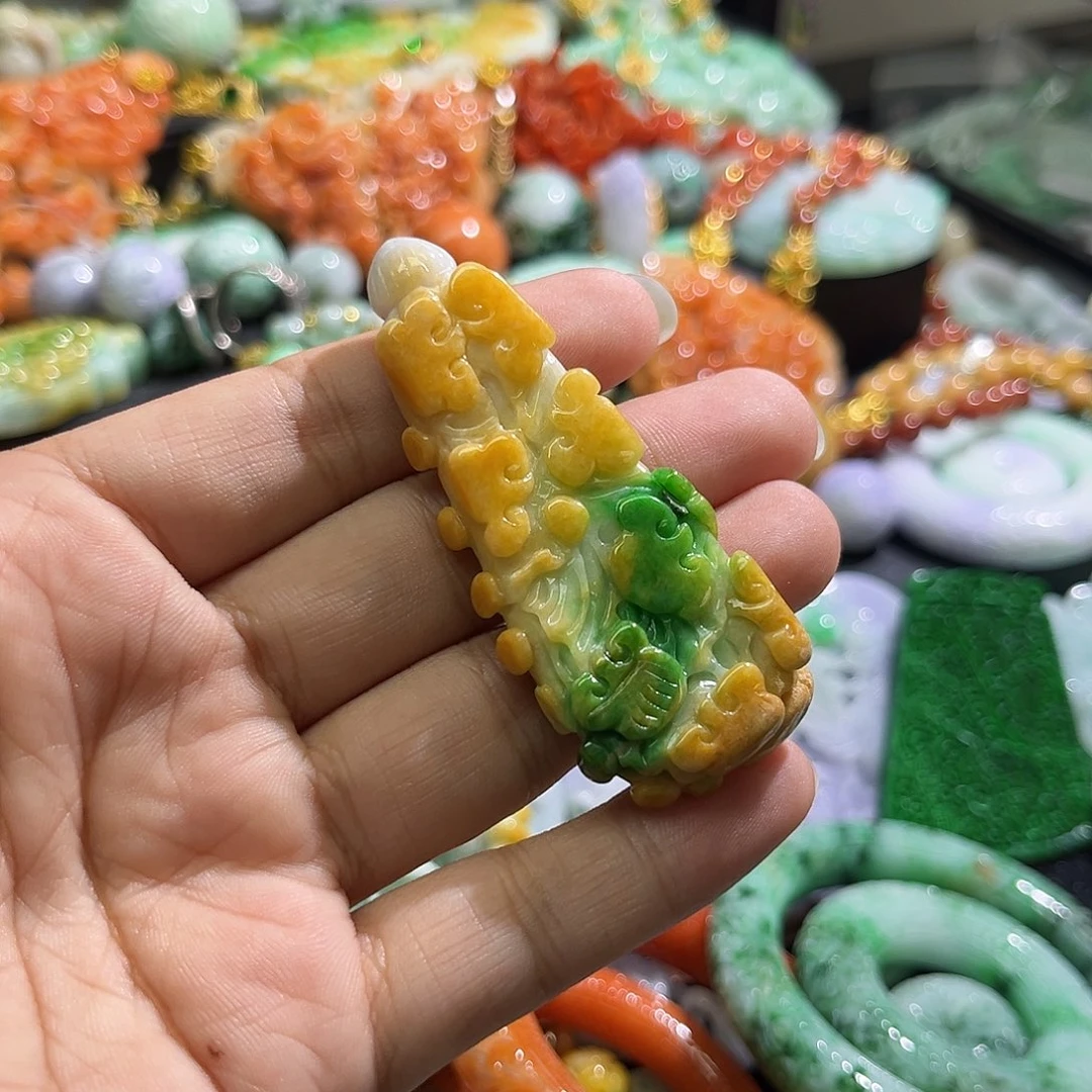 颈饰未镶嵌翡翠待编织