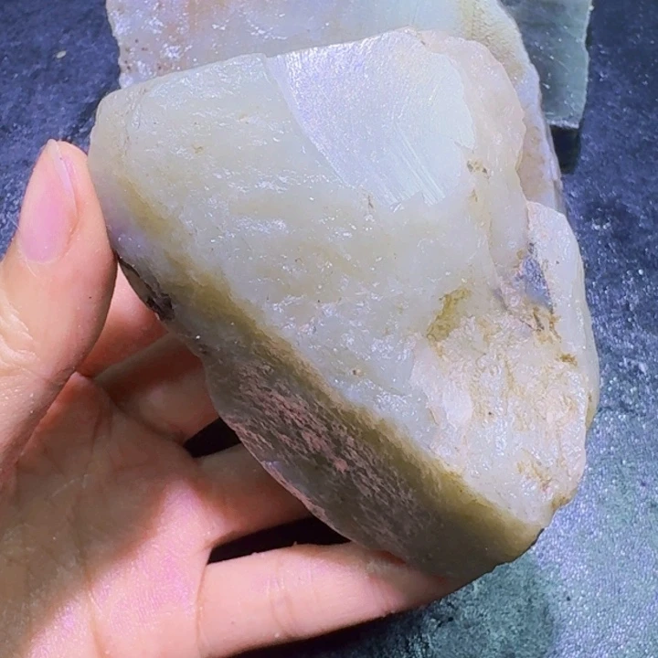 未镶嵌和田玉（糖玉）珠宝半成品