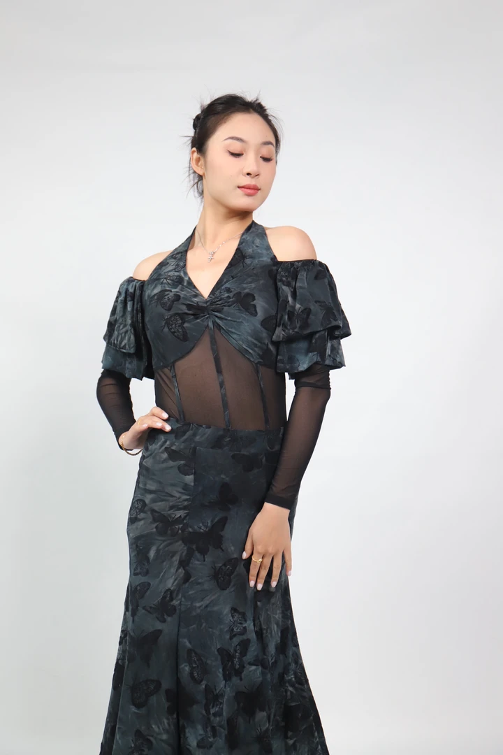 CM摩登舞服《一梦芳华》植绒轻肤露背挂脖款精致摩登上衣练习服