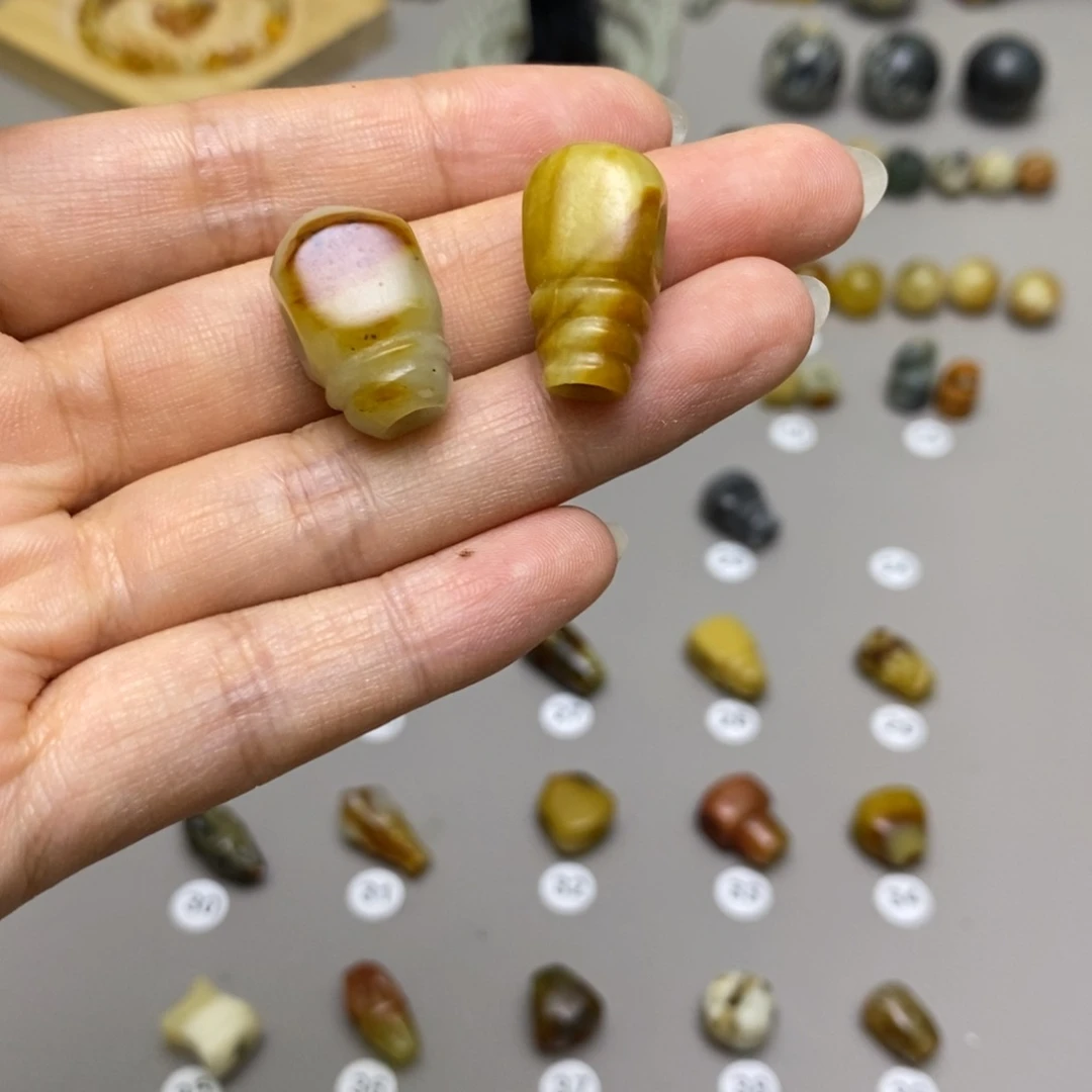 蛇纹石玉未镶嵌配饰?***氷