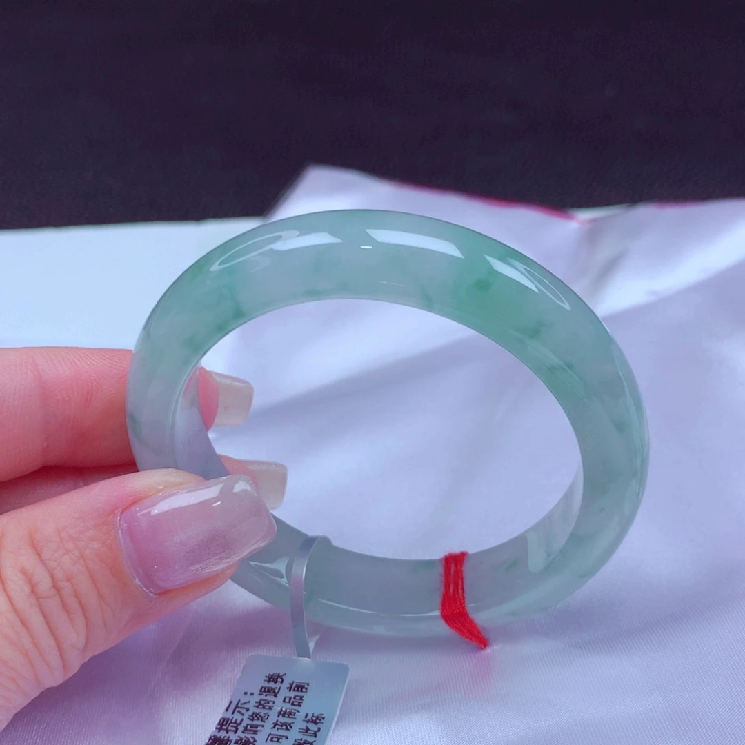 翡翠手镯未镶嵌手镯88