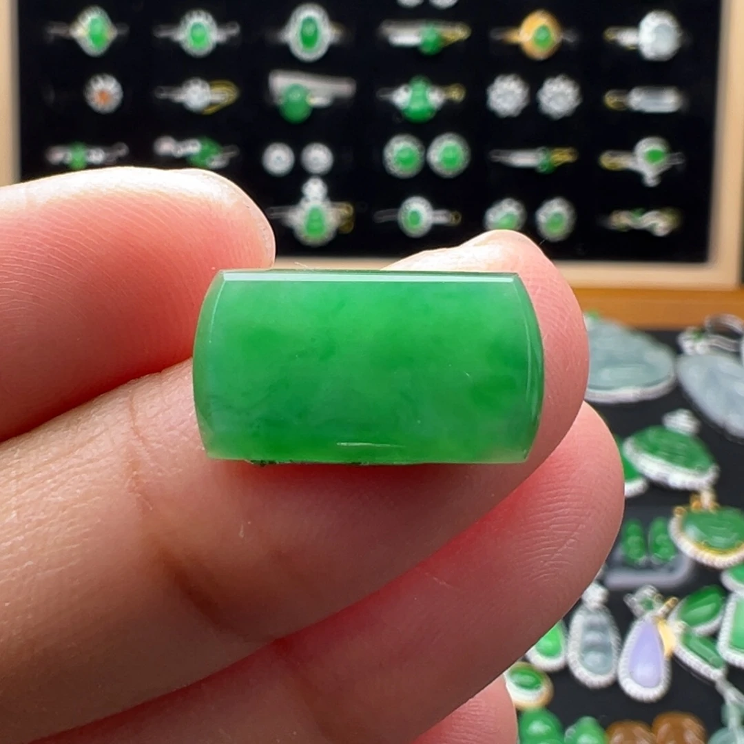 翡翠未镶嵌颈饰牌15.9