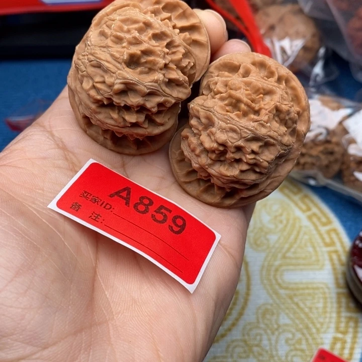 文玩核桃吊坠核桃