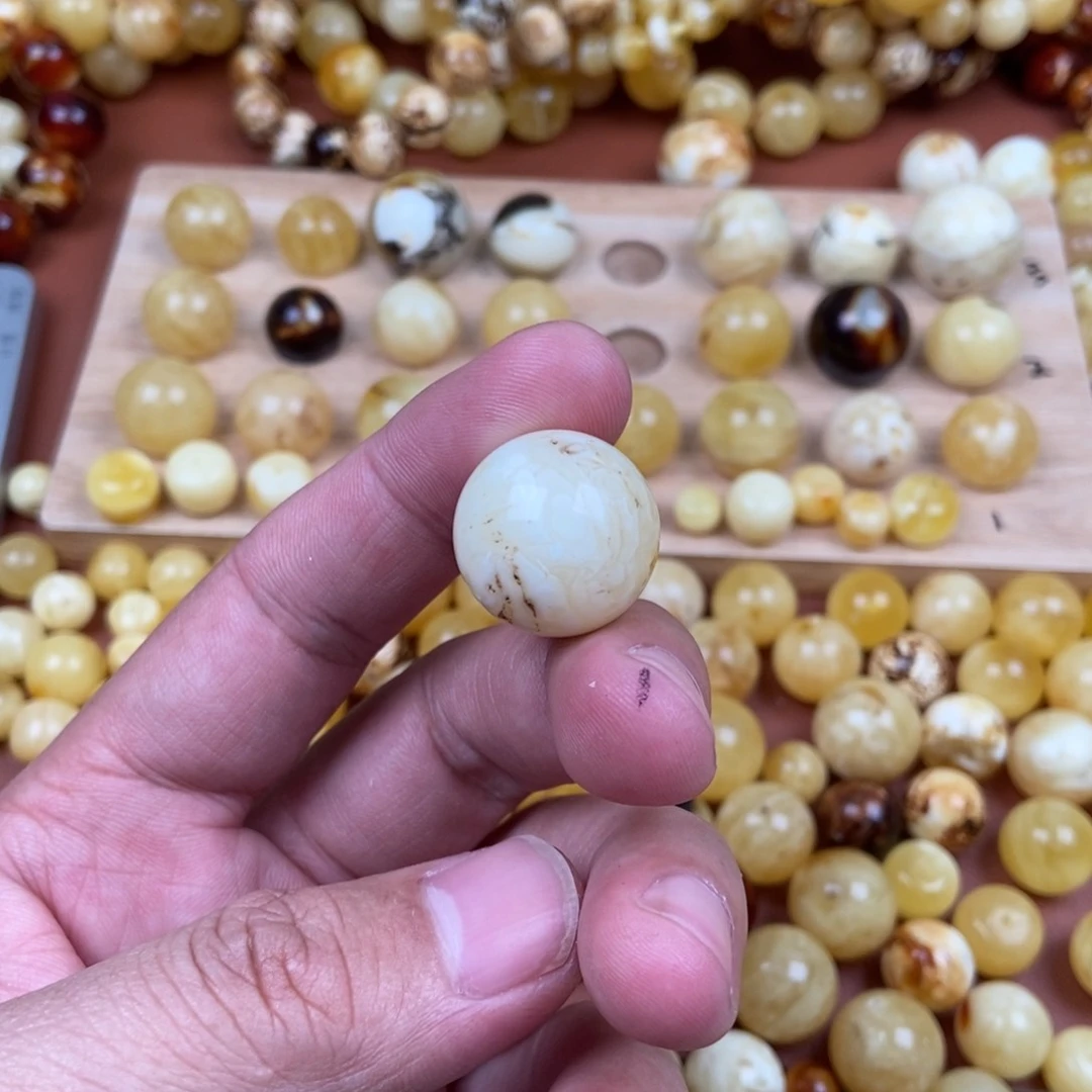 蜜蜡裸石未镶嵌青蜜蜡