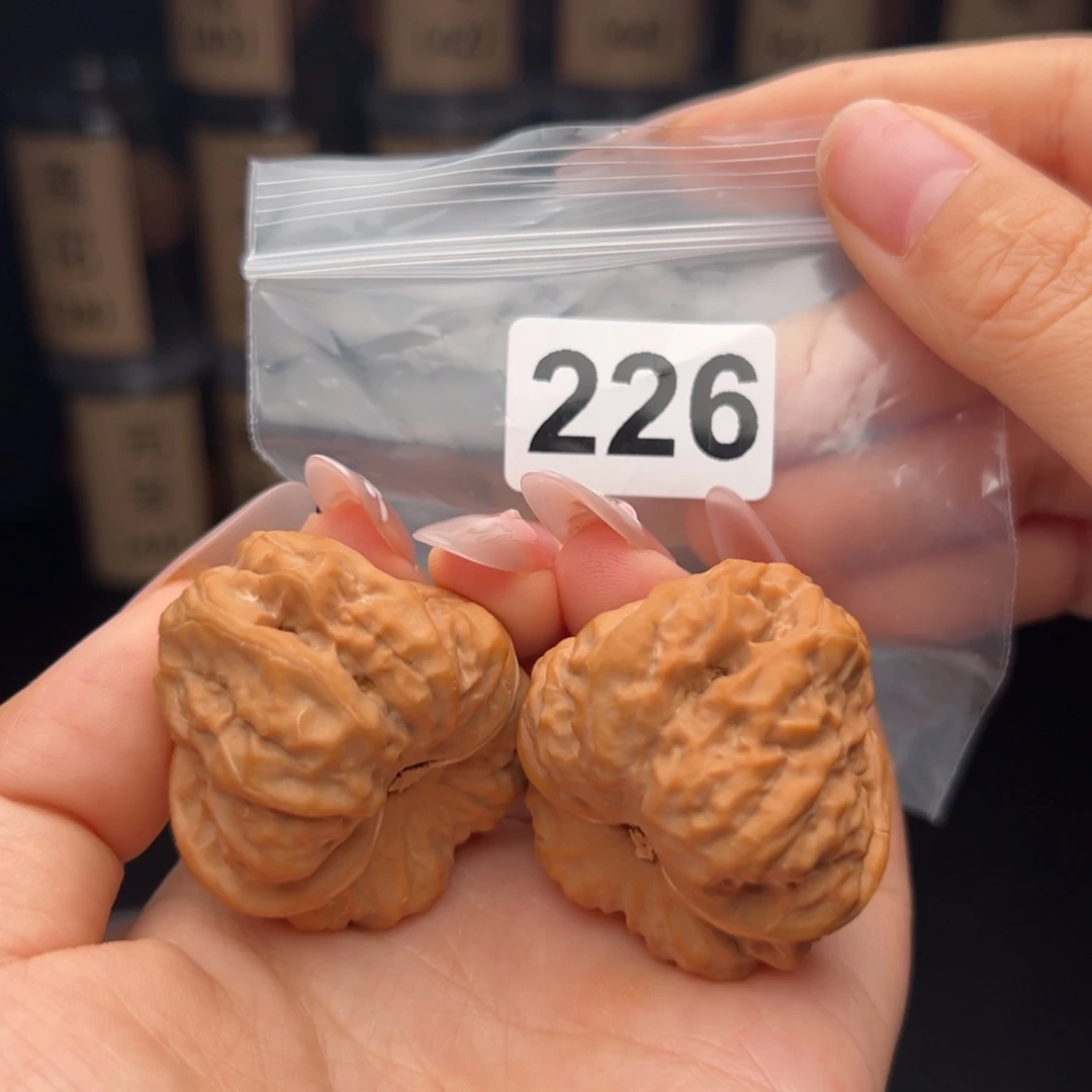 文玩核桃吊坠蛤蟆头44/40