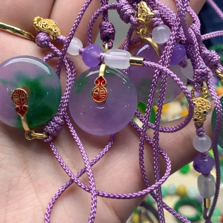 翡翠颈饰未镶嵌吊坠